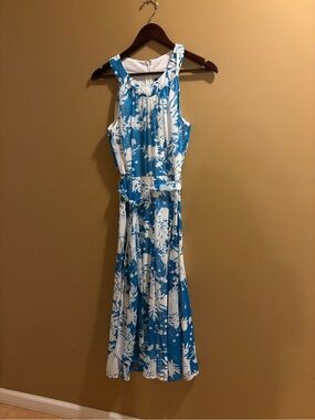 💟Blue and White Floral Sleeveless Maxi Dress